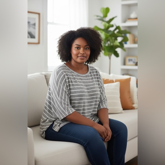 ANDREE BY UNIT Tops - Andrée by Unit Heather Gray and White Knit Top PTP 40